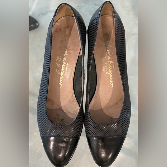 Salvatore Ferragamo slip on pump heels 
size 8.5 B leather patent cap toe - Picture 5 of 6